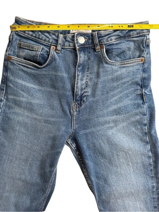 Zara Women’s mid-rise slim-fit bootcut jeans medium blue wash Size 6 - Picture 4 of 5
